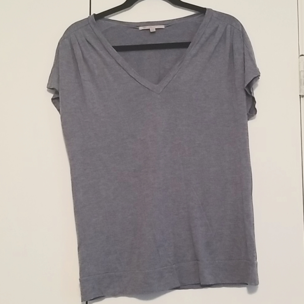 GAP super soft v neck banded bottom top